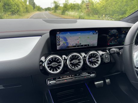 Mercedes-Benz EQA EQA 250 66KWH AMG Line Premium Auto Electric PAN ROOF/PARKTRONIC/SAT NAV 9