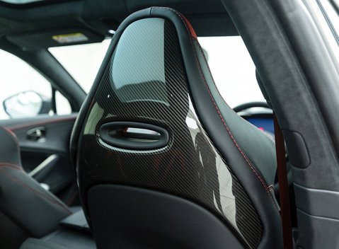 Aston Martin DBX 707 14