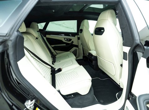 Lamborghini Urus 13