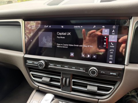 Porsche Macan PDK 68