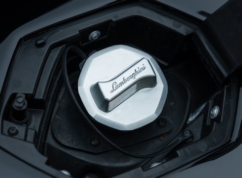 Lamborghini Aventador S LP 740-4 ROADSTER 33