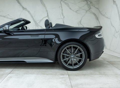 Aston Martin V12 Vantage S Roadster 49