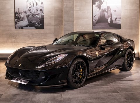 Ferrari 812 Superfast 4