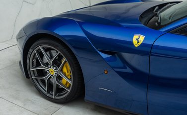 Ferrari F12 Berlinetta 32