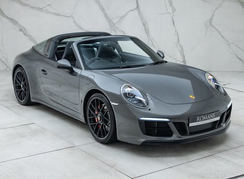 Porsche 911 Targa 4 GTS (991.2) 11