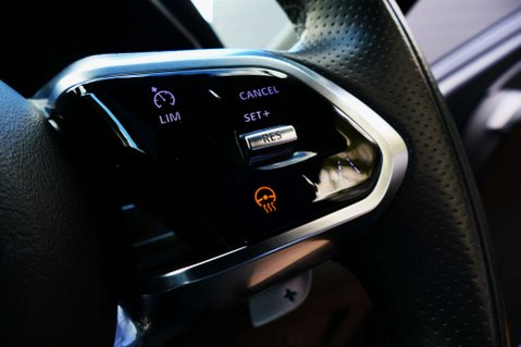 Jaguar F-Pace 2.0 F-PACE R-Dynamic S D MHEV AWD Auto 4WD 5dr 22