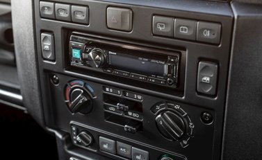 Land Rover Defender 90 XS Bowler 17