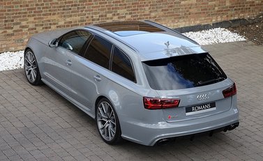 Audi RS6 Avant Performance 12