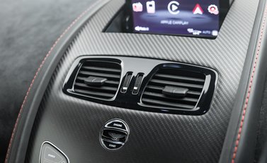 Aston Martin V12 Vantage S 24