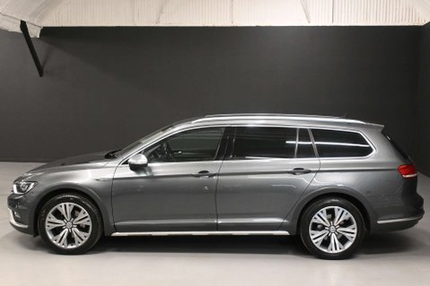 Volkswagen Passat 2.0 Passat Alltrack TDI BlueMotion Technology 4Motion Semi-Auto 4WD 5dr 5