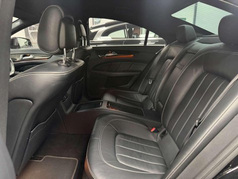 Mercedes-Benz CLS 2.1 CLS220d AMG Line Coupe 4dr Diesel G-Tronic+ Euro 6 (s/s) (177 ps) 29