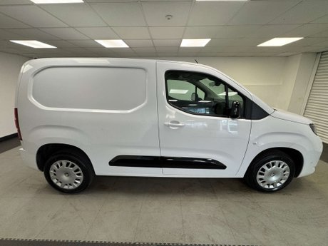 Vauxhall Combo 1.5 Combo 2300 Pro Turbo D 5dr 29