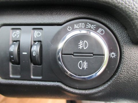 Vauxhall Insignia 1.8 16V SRi Euro 5 5dr 43