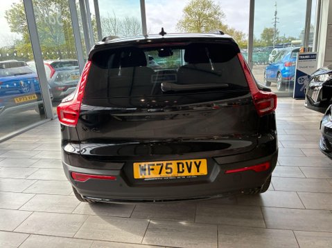 Volvo XC40 2.0 B4 MHEV Plus Black Edition DCT Auto Euro 6 (s/s) 5dr 6