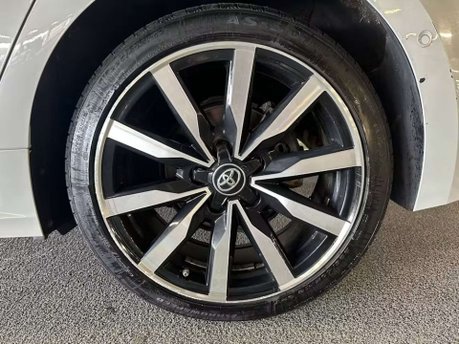 Toyota Corolla 2.0 Corolla GR Sport HEV CVT 5dr 37