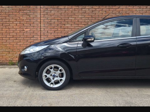 Ford Fiesta 1.4 Fiesta Zetec Auto 5dr 9