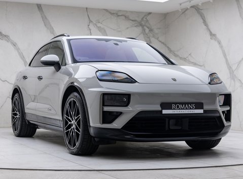 Porsche Macan Turbo Electric 6