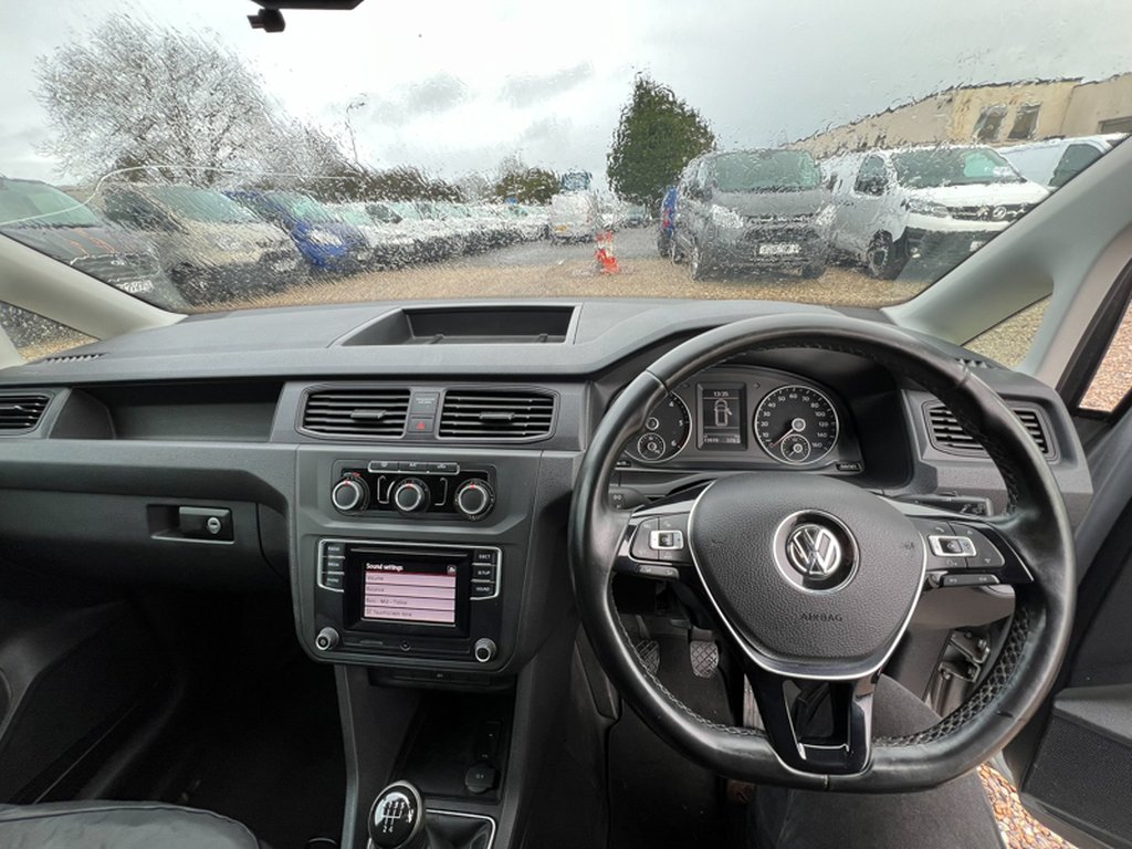 2017 Volkswagen Caddy SWB L1H1 Low Roof Trendline C20 Air Con Sensors EURO 6 NO VAT — thumbnail 44 of 51