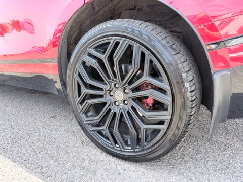 Land Rover Range Rover Velar 2.0 R-DYNAMIC SE 10