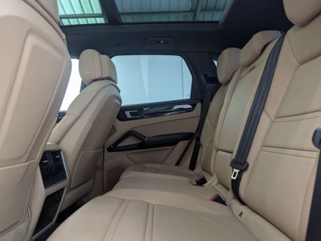 Porsche Cayenne 3.0 Cayenne V6 Auto 4WD 5dr 44