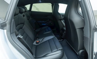 Porsche Taycan 4S Sport Turismo 13