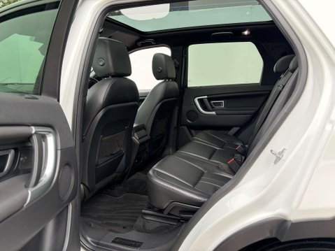 Land Rover Discovery Sport 2.0 Discovery Sport Black HSE TD4 Auto 4WD 5dr 73