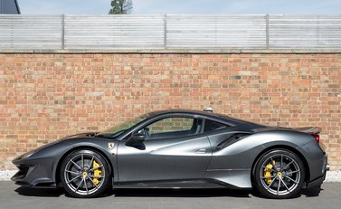 Ferrari 488 Pista 2