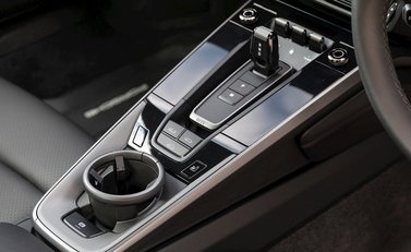 Porsche 911 Carrera (992) 20