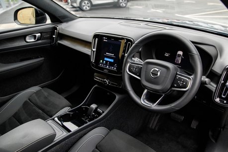 Volvo C40 RECHARGE PRO TWIN AWD