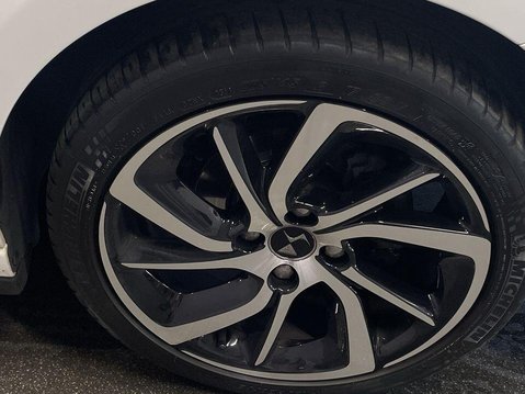DS DS 3 1.2 PureTech Connected Chic Hatchback 3dr Petrol Manual Euro 6 (82 ps) 10