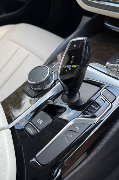 BMW 5 Series 520D XDRIVE SE - 360 DEGREE CAMERAS - IVORY LEATHER 