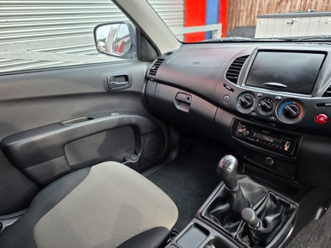 Mitsubishi L200 DI-D 4X4 4LIFE CLUB CAB 10