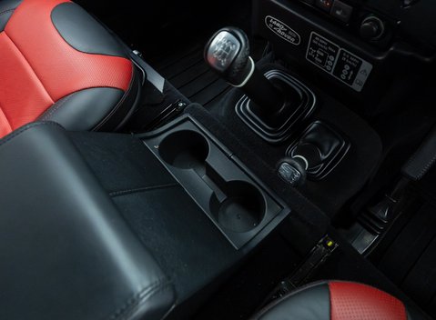 Land Rover Defender 90 ADVENTURE 24