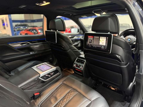 BMW 7 Series 3.0 740Ld M Sport Saloon 4dr Diesel Auto xDrive Euro 6 (s/s) (320 ps) 37