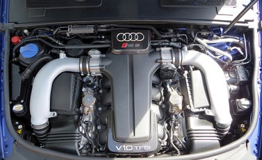 Audi RS6 Avant Plus 2