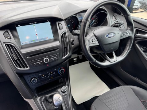 Ford Focus 1.0T EcoBoost ST-Line Euro 6 (s/s) 5dr 10