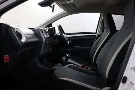 Toyota Aygo VVT-I X-TREND TSS 42