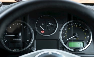 Land Rover Defender 90 Adventure 17