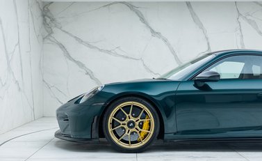 Porsche 911 GT3 TOURING (992.2) 34