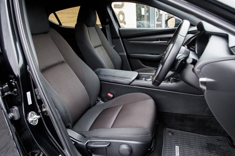 Mazda 3 SPORT LUX MHEV 25