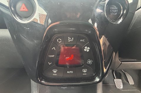 Toyota Aygo VVT-I X-CLUSIV 3.. AUTOMATIC.. FULL LEATHER.. SAT NAV.. REVERSING CAMERA.. 25