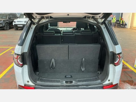 Land Rover Discovery Sport 2.0 Discovery Sport Landmark TD4 Auto 4WD 5dr 9
