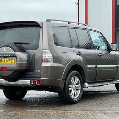 Mitsubishi Shogun 3.2 DI-DC SG3 SUV 5dr Diesel Auto 4WD Euro 5 LWB (197 ps) 7