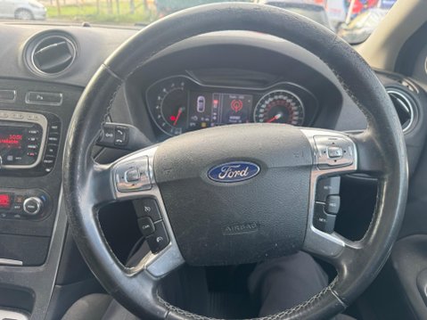 Ford Mondeo 2.0T EcoBoost Titanium Powershift Euro 5 5dr 9
