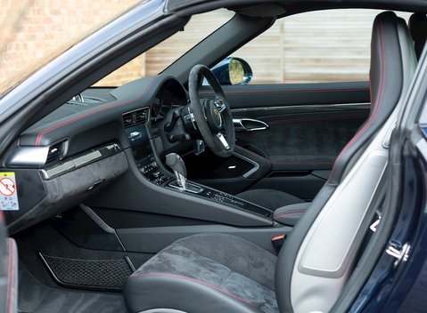 Porsche 911 Targa 4 GTS (991.2) 16