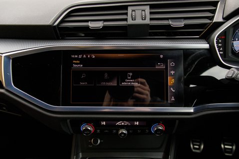 Audi Q3 TFSI S LINE BLACK EDITION 26