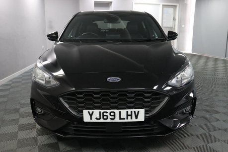 Ford Focus ST-LINE X 2