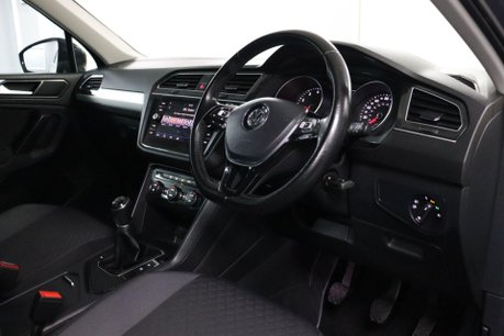Volkswagen Tiguan SE NAV TSI 4