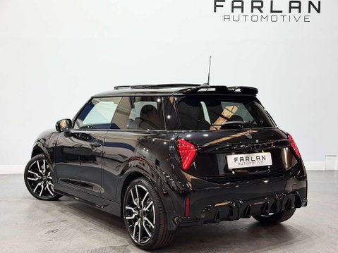 Mini Hatch 2.0S Sport Hatchback 3dr Petrol Steptronic Euro 6 (s/s) (204 ps) 4