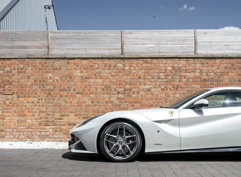 Ferrari F12 Berlinetta 22